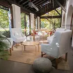 Farm House 호텔 론카데