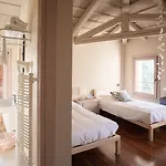 호텔 Farm House 론카데