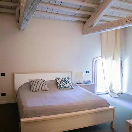 Farm House Отель Ронкаде