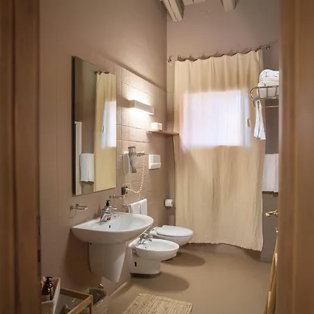 Farm House Szálloda *