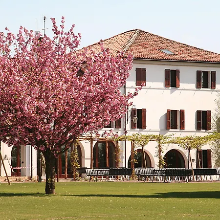 Отель Farm House *