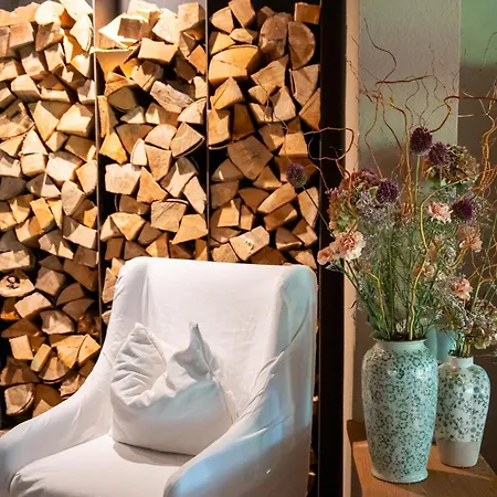 Farm House Hotel *