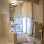 Отель Farm House *